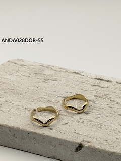 Anillo Dorado con diseño en curvas