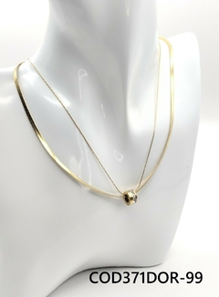 Collar con Dije Dorado Doble Cadena