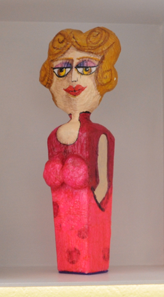 Muñeca - Mujer rubia vestido rosa