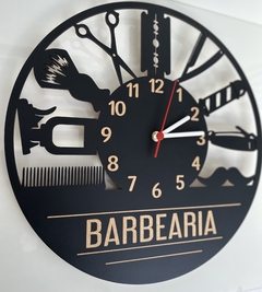 Relógio de Parede Barbearia em MDF na internet