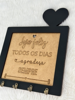 Porta Chaves Agradeça Sempre em MDF na internet