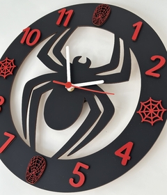 Relógio de Parede Homem Aranha em MDF com apliques - comprar online