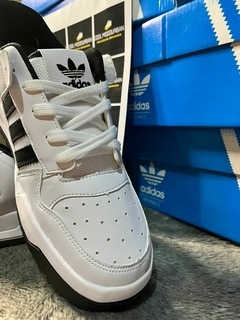 adidas low White and black - comprar online