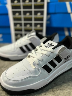 adidas low White and black en internet