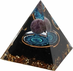 Enfeite de pirâmide de cristal