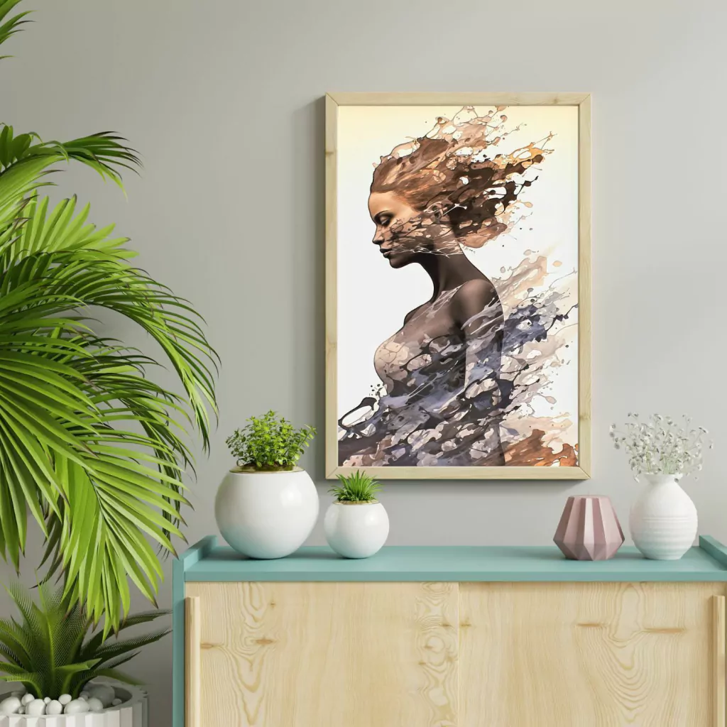 Quadro "Pacha Mama" pendurado em uma parede de uma sala decorada com plantas e vasos. O quadro apresenta uma figura feminina que se funde com elementos naturais, como folhas e galhos, em tons terrosos e suaves.