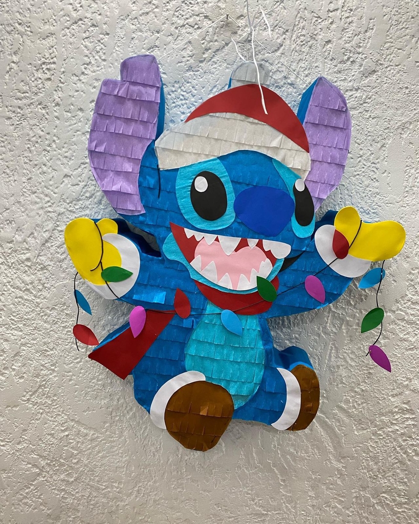 Piñata Personalizada Stitch Navidad: Magia festiva desde Guadalajara
