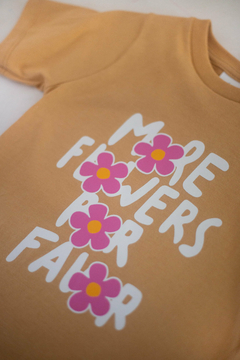 Remera More Flowers Maiz - comprar online