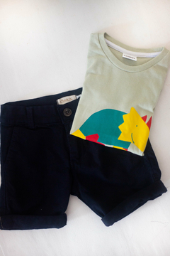 Combo Remera Dino Pistacho + Bermuda Gabardina Azul - comprar online