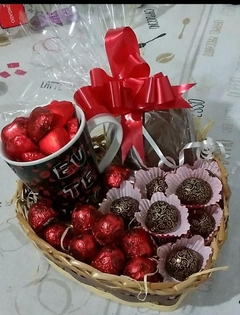 cesta com chocolates