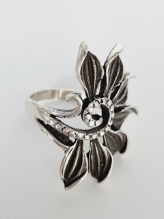 Anillo Flor Pavonada en internet