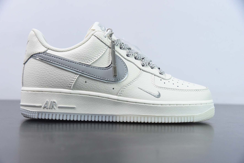 Nike air force outlet 1 silver tick