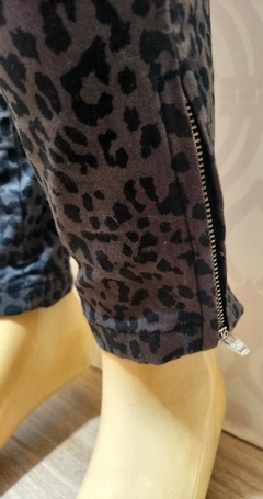 Calça Animal Print Marisa 36 - Brechó Moda Sustentável | Brechó de Roupas Usadas Online | Eclética Brechó