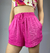 Shorts feminino soltinho em viscose rosa - comprar online