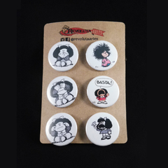 Kit com seis bottons ou imãs estampas de desenhos animados, histórias em quadrinhos.