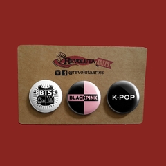 Trio de bottons e/ou imãs, com estampas de bandas de K-Pop.