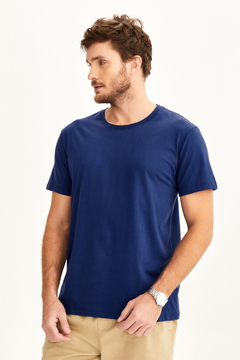 Camiseta azul marinho lisa - comprar online