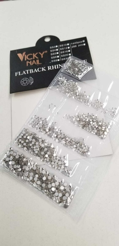 Strass Plateados sobre