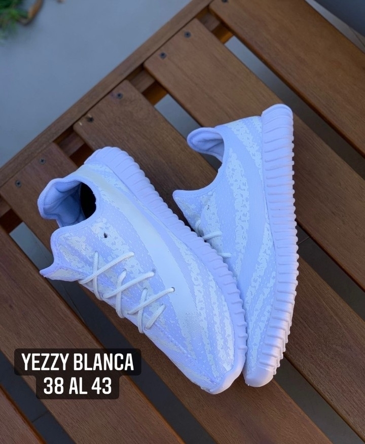 Adidas yeezy 2024 azules argentina