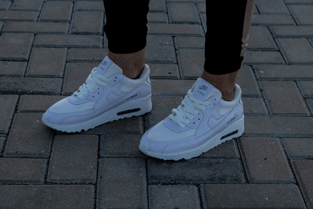 air max 90 in white