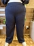 Calça cargo em malha texturizada azul marinho plus size na internet