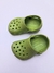 Crocs verdes en internet