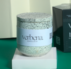 VELA AROMÁTICA DÉCOR LISO EM COPO DE CONCRETO, 120g