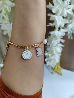 Pulsera nácar con dijes - Jordin