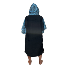 PONCHO CAMBIADOR (G.T1) 70 X 110 BLACK WAVES - comprar online