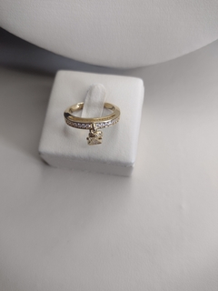 Anel Com Pingente Menina Cravejado em Zirconias Banhada a Ouro 18 k - comprar online