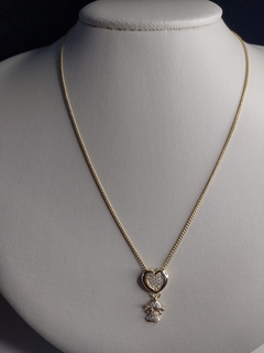 Colar 50cm com Pingente de Menina Cravejado em Zirconias Banhado a ouro 18k