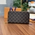 Carteira Louis Vuitton Zippy Organizer em Damier Canvas Marrom": Uma carteira elegante da Louis Vuitton, com o icônico padrão Damier em tons de marrom, oferecendo organização e estilo atemporais.