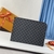 Clutch Louis Vuitton Pochette Joule GM "Damier Graphite": un elegante bolso con estampado de cuadros en tonos grises, ideal para ocasiones formales o casuales.