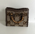 Bolsa Gucci GG Diana Jumbo": Uma bolsa Gucci espaçosa na cor GG monograma em tons de marrom e bege, com alça de ombro e detalhes em dourado, perfeita para quem busca sofisticação e praticidade.