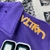 Jaqueta Louis Vuitton Varsity Multi-Patches Mixed Leather "Purple": Uma jaqueta roxa da Louis Vuitton com vários remendos em couro misto, para um visual esportivo e luxuoso.