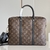 Maletín Louis Vuitton Monogram Macassar Porte Document Voyage: una elegante carpeta para documentos Louis Vuitton Monogram Macassar.