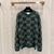 Suéter Gucci GG Wool Jacquard Jumper "Green": Un suéter verde de Gucci con un patrón GG jacquard en lana para un estilo sofisticado y distintivo en los días más fríos.