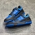 Zapatillas LV Trainer Azul/Negro: Imagen de un par de zapatillas Louis Vuitton en tonos azules y negros, ideales para un estilo urbano y casual.