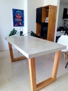 Mesa base madera maciza Paraiso + tapa microcemento 160x80/90 20% de descuento en efectivo en internet