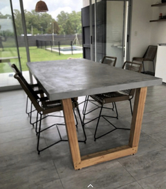 Mesa base madera maciza Petiribi 200x100 + tapa microcemento, 20% descuento en efectivo. - - comprar online