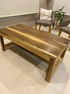 Mesa baja en madera maciza Guayubira con varillado, 20% descuento en efectivo. - tienda online