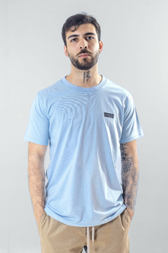 CAMISETA BÁSICA MASCULINA AZUL