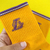 Meia Lakers, Amarelo e roxo na internet