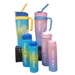 SET X3 VASO GIGANTE + 2 BOTELLAS MEDIDORAS CON STICKERS CORREA en internet