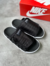 Chinelo Nike Asuna Preto e branco