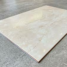 CERAMICA PRAGA BEIGE 1RA 34X51 en internet