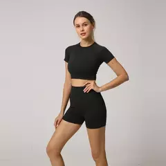 Conjunto de Yoga sem Costura: Top e Short - comprar online