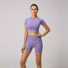 Conjunto de Yoga sem Costura: Top e Short na internet