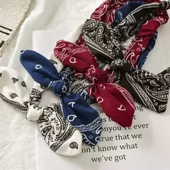 Bandana Feminina Vintage na internet