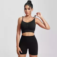 Conjunto Fitness Sólido - Shorts e Top para a Mulher Moderna. - online store